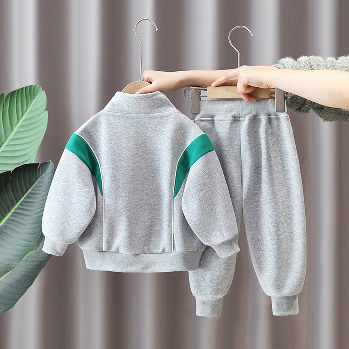 Two-Piece Casual Sports Tracksuit Set